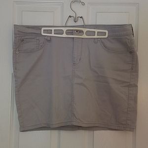 Denizen by Levi's Gray Denim Skirt Size 18